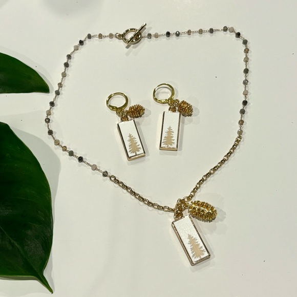 Pacific Northwest Theme Gold Pinecone Earrings & Necklace - Picture 10 of 11